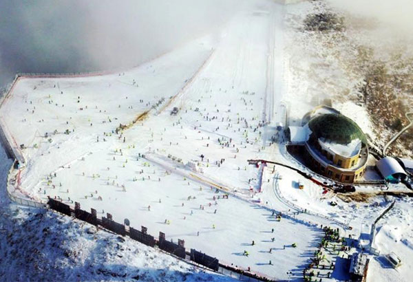 百里荒滑雪場(chǎng)