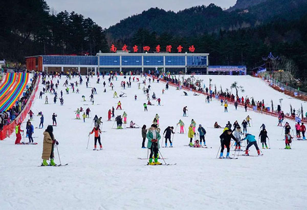 南武當(dāng)滑雪場(chǎng)